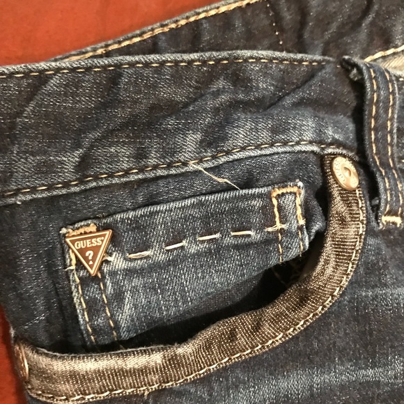 ⭐️👖GUESS STRETCH BUTTON FLY JEANS SZ 29👖⭐️ - Picture 2 of 7